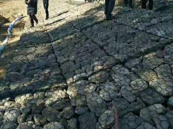 钢筋石笼网箱厂家大量现货